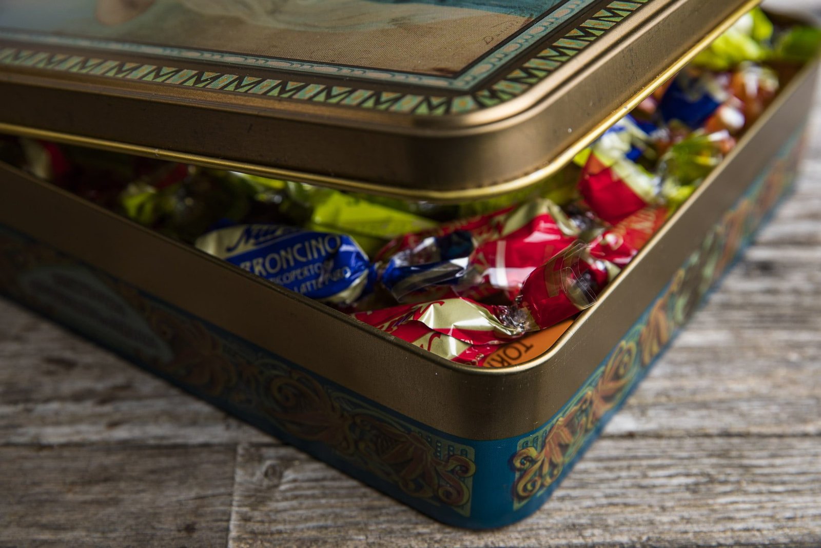 Scatola vintage – Sorelle Nurzia