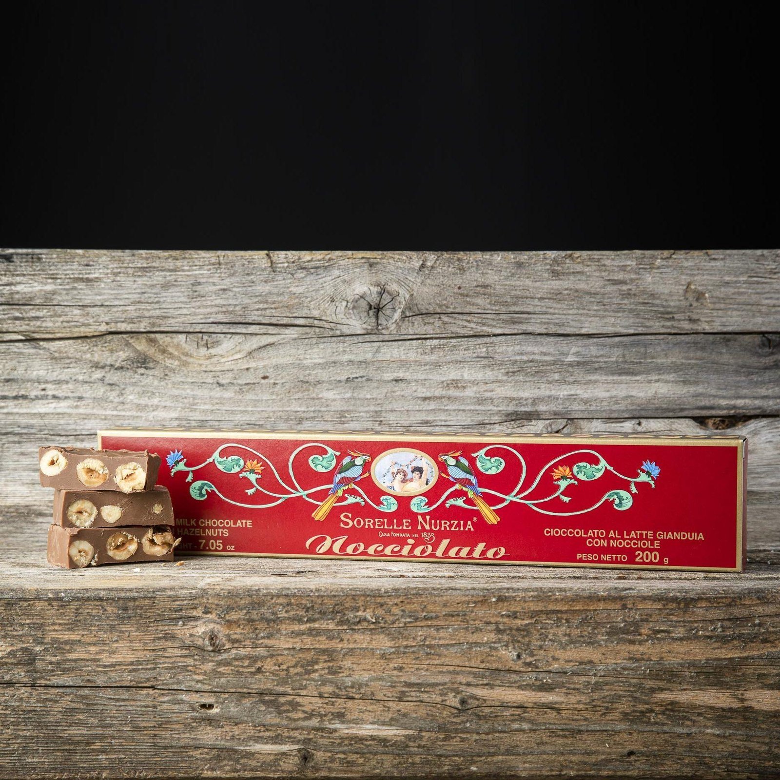 Cioccolato al latte con gianduia e nocciole – Sorelle Nurzia
