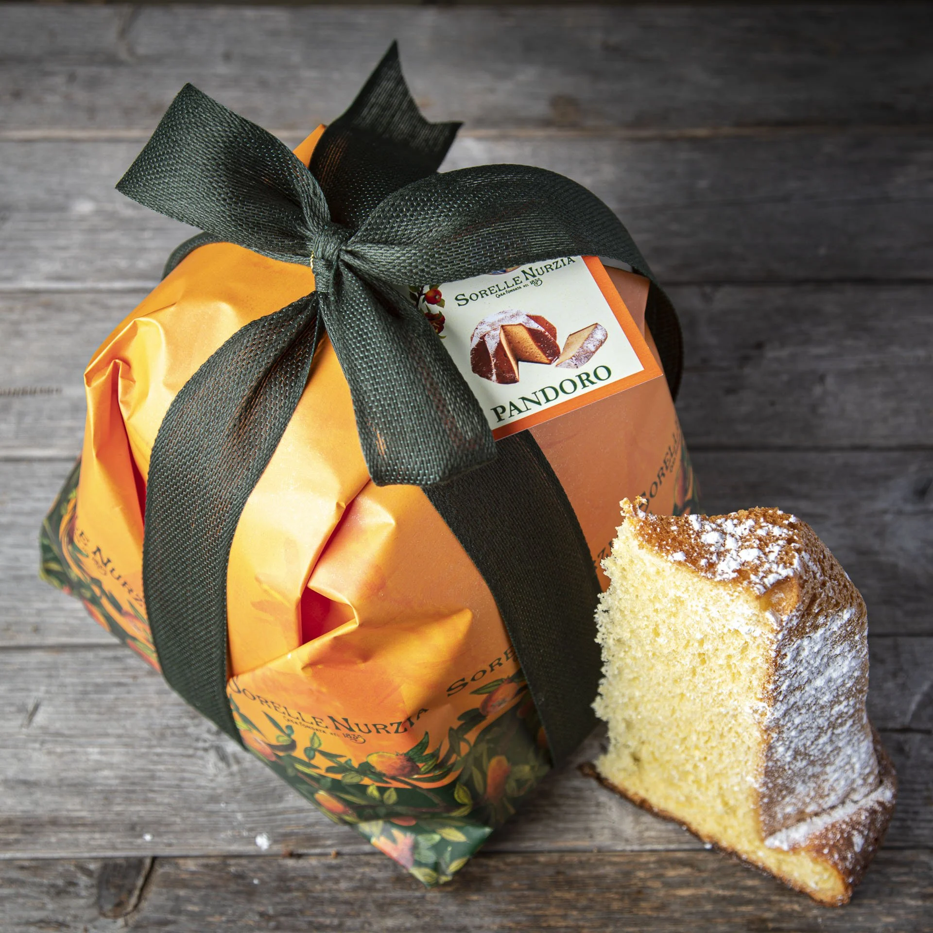 Pandoro tradizionale da 1kg – Incarto a mano – Sorelle Nurzia