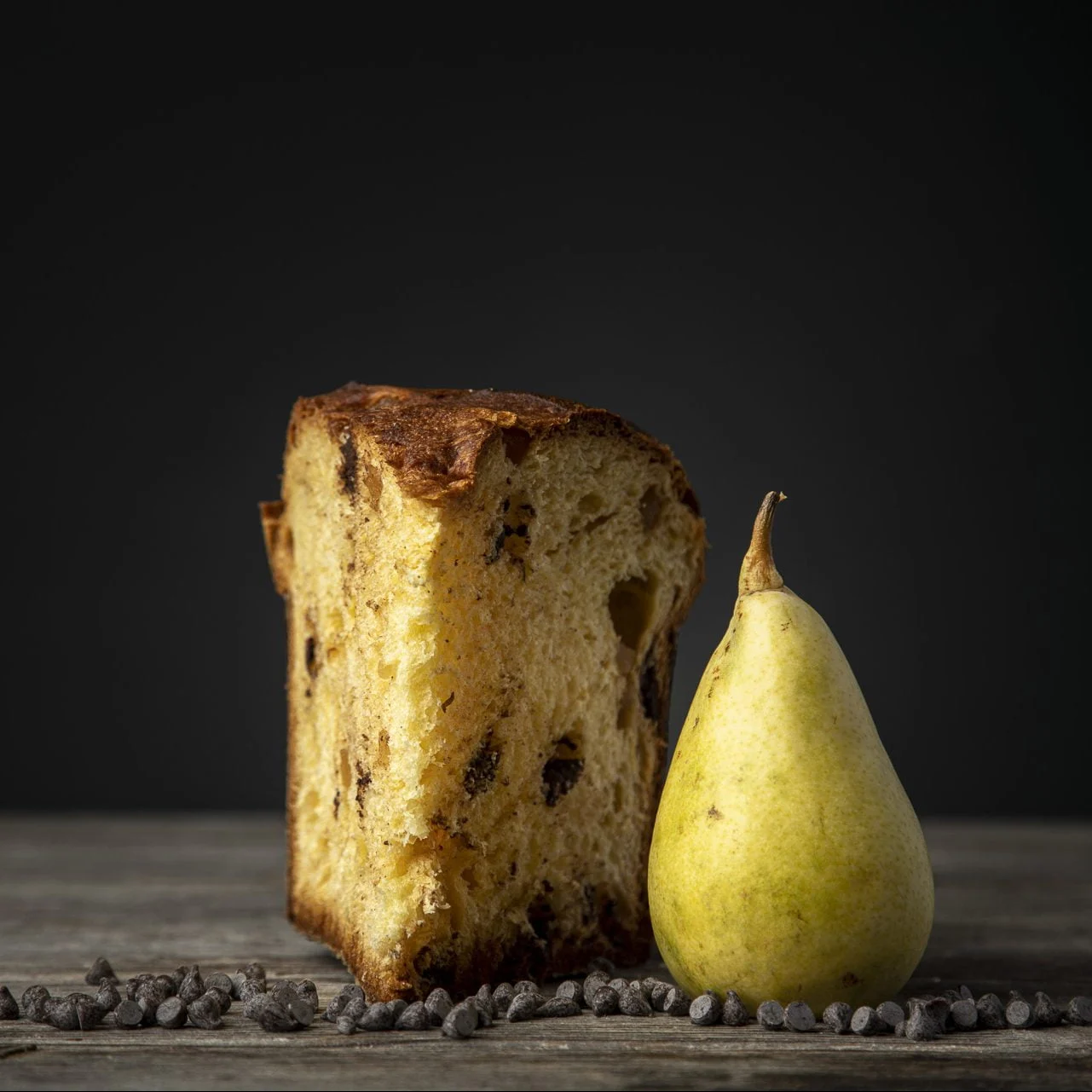 Panettone con pera e cioccolato – 1kg – Sorelle Nurzia